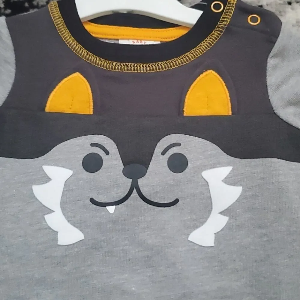 Cat & Jack Baby Size 3/6 Months Gray Orange Bat Halloween Outfit